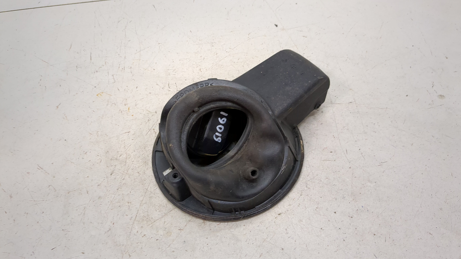 Лючок бензобака