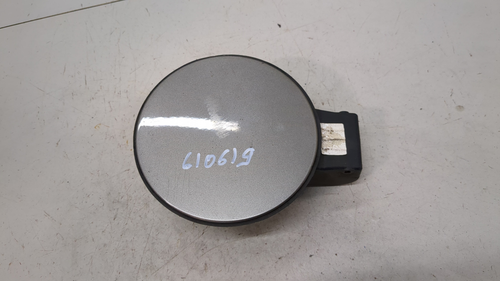 Лючок бензобака