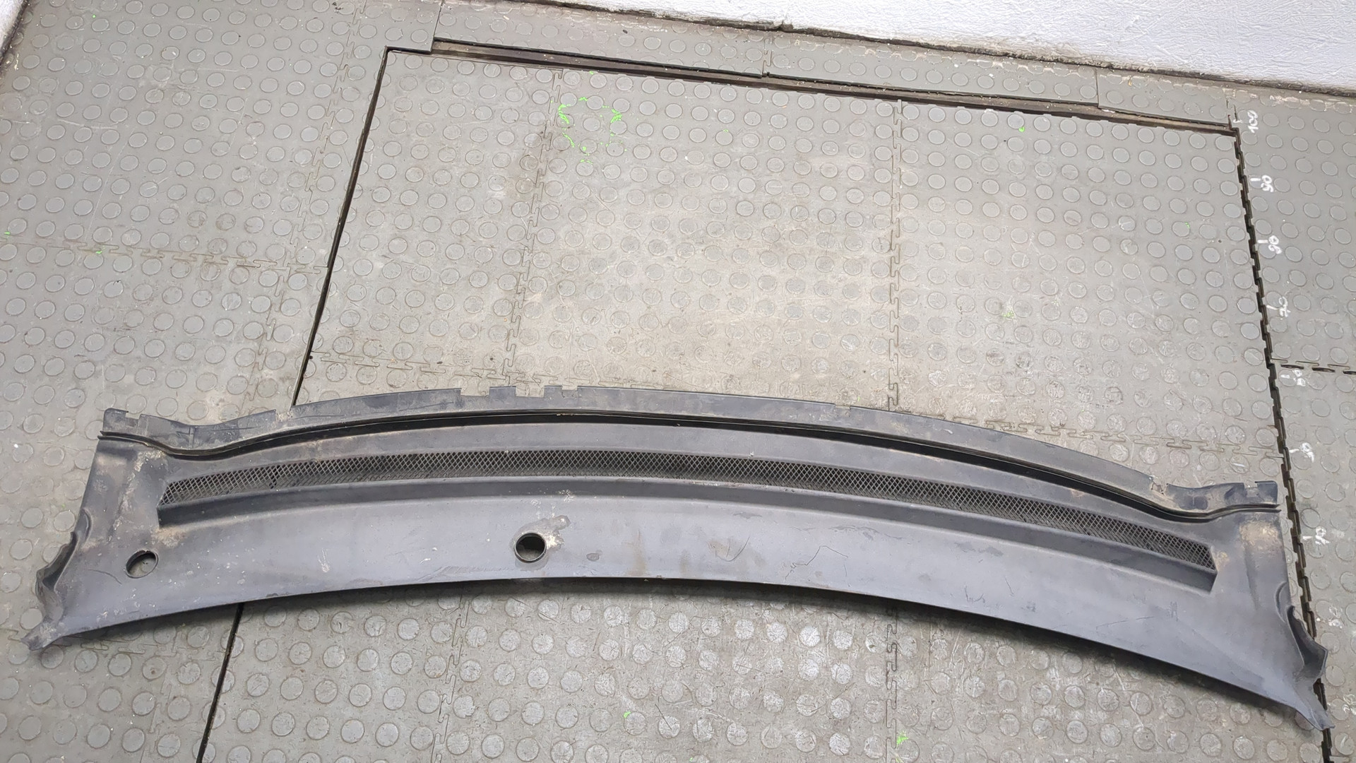 Решетка стеклоочистителей (Жабо)