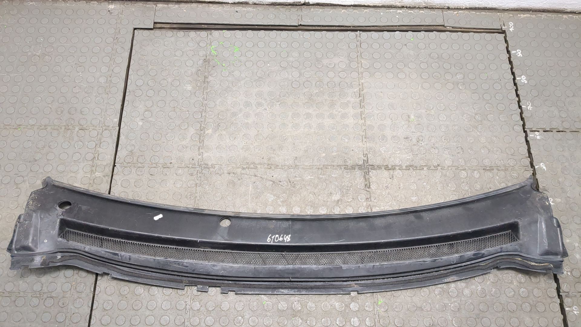 Решетка стеклоочистителей (Жабо)