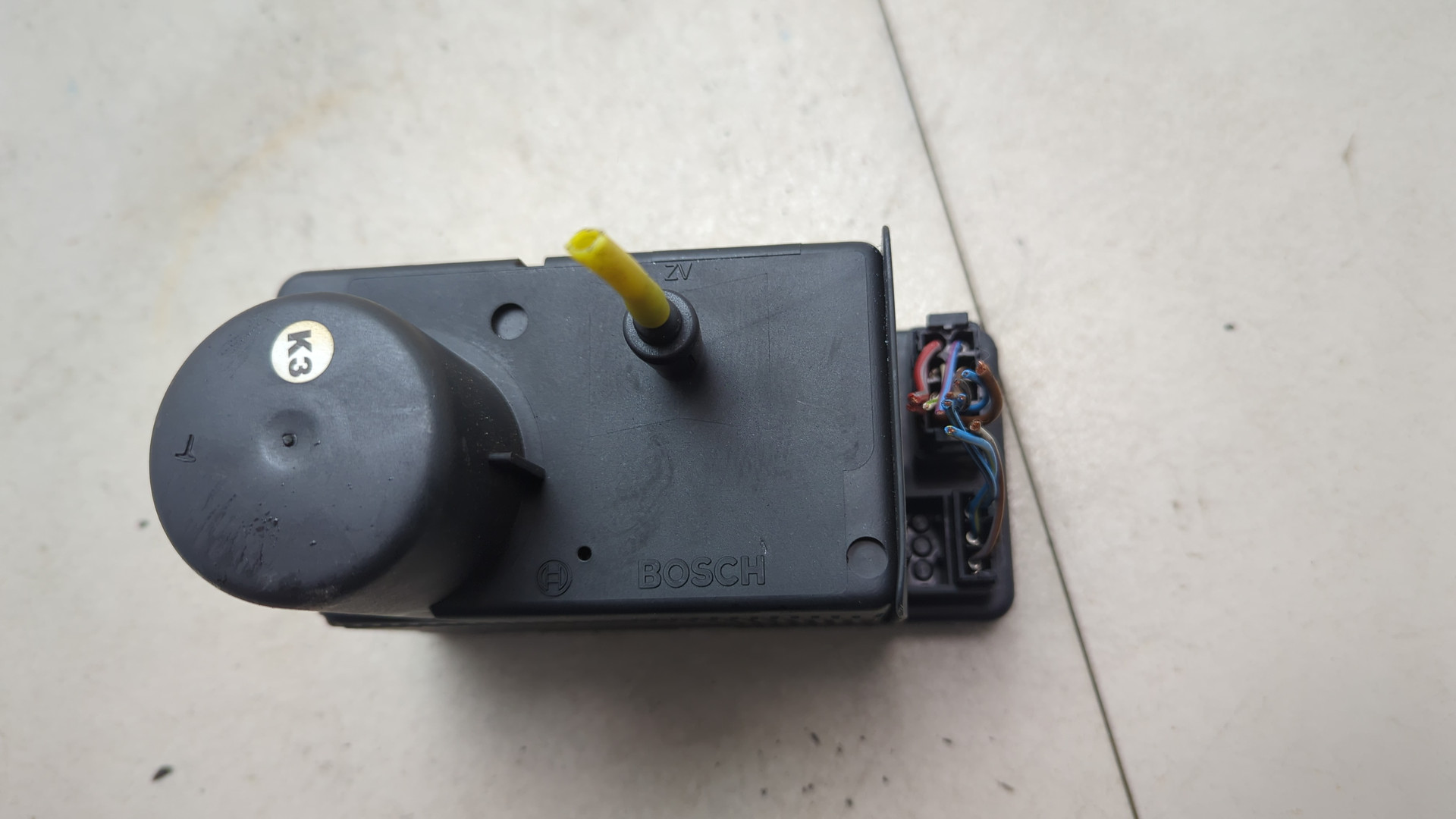 Вакуумное устройство системы центрального замка