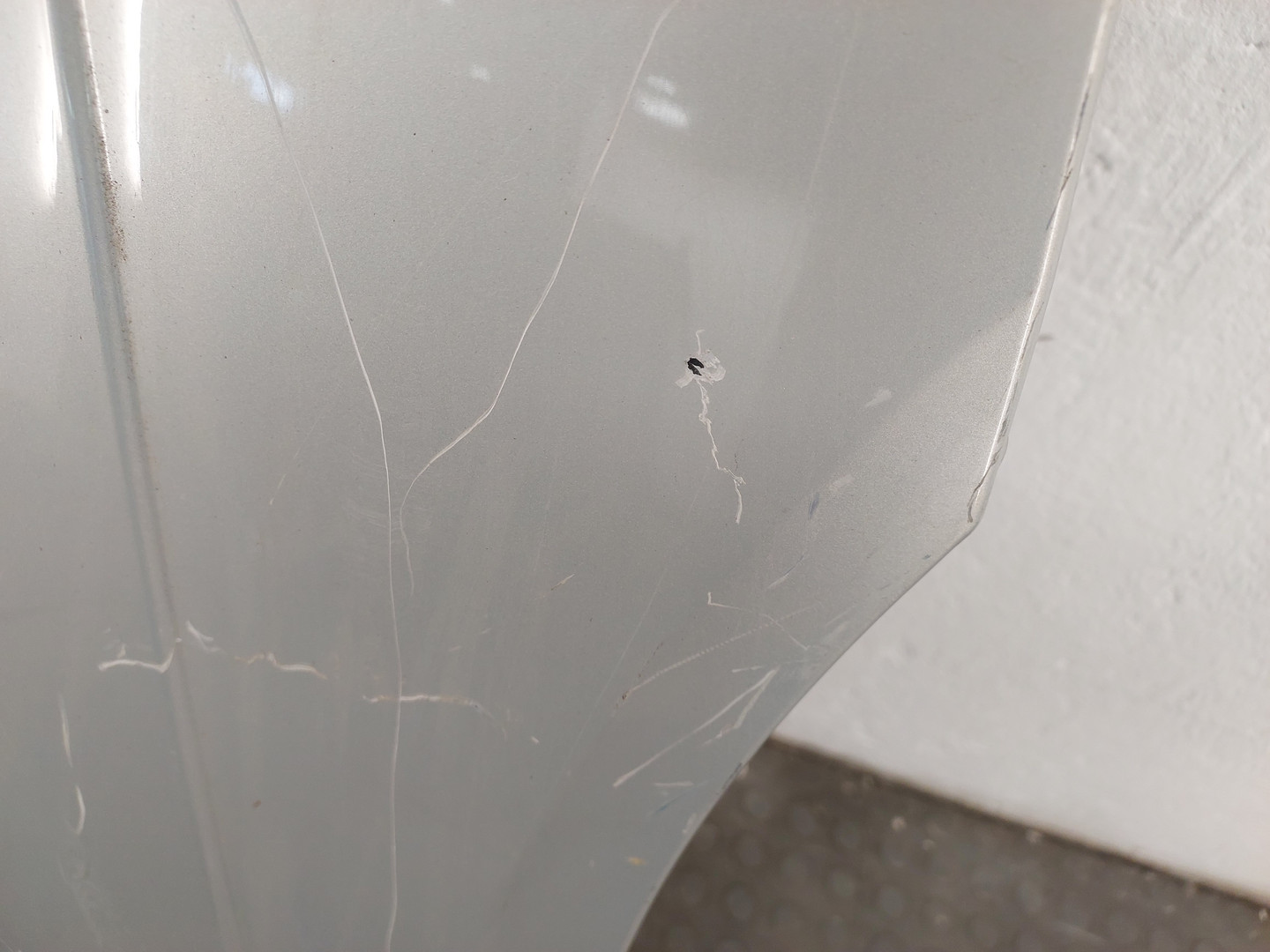 Крыло переднее правое