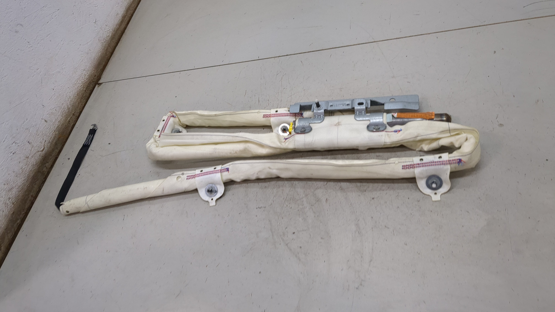 Подушка безопасности боковая (шторка)