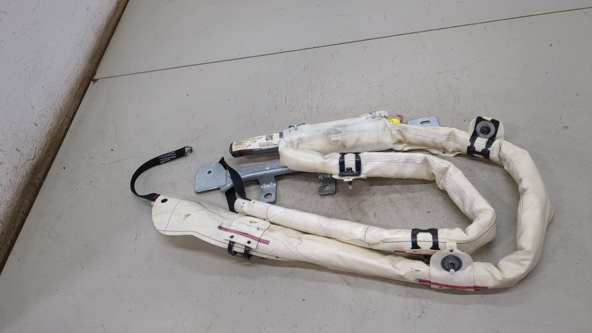 Подушка безопасности боковая (шторка)