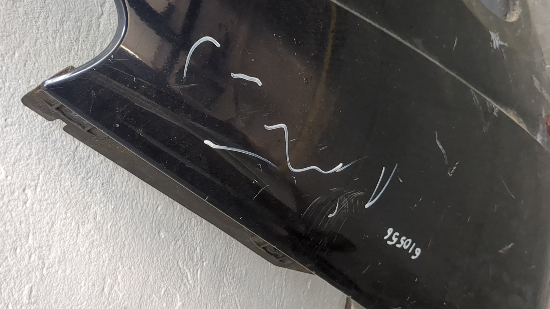 Крыло переднее правое