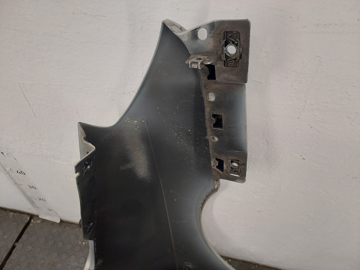 Крыло переднее левое