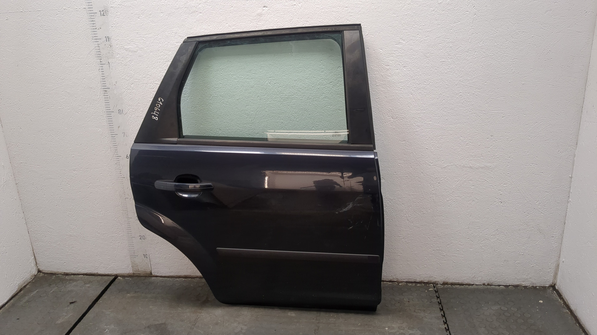 Дверь задняя правая