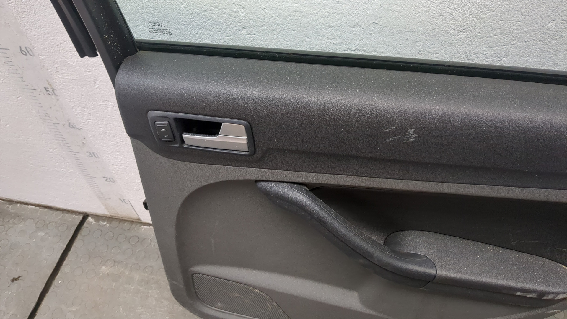 Дверь задняя правая