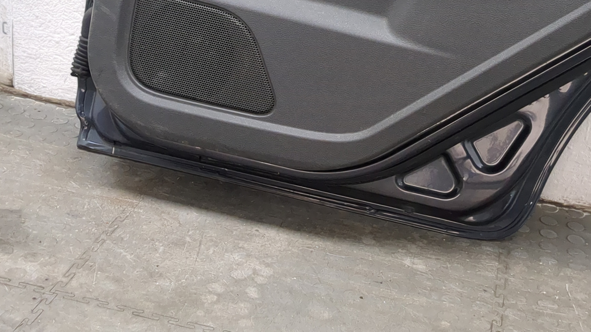 Дверь задняя правая