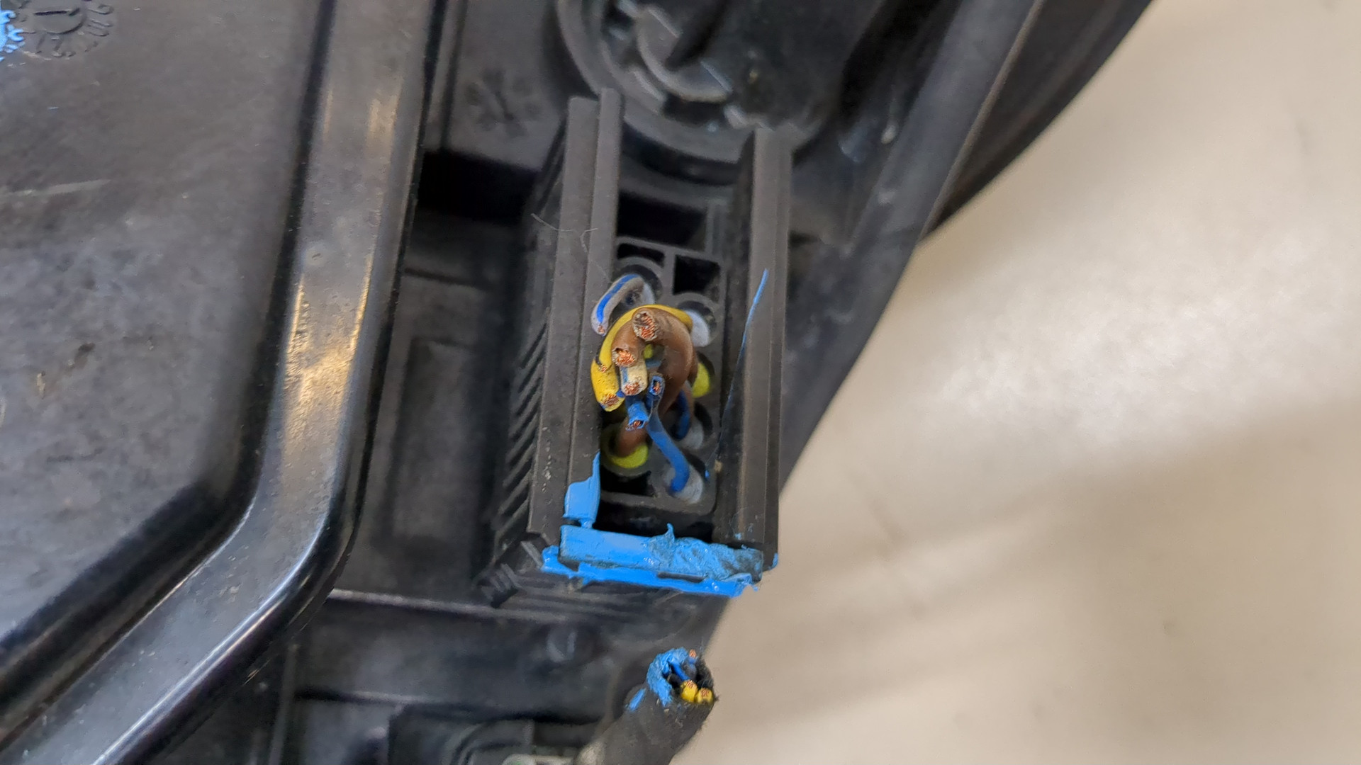 Фара правая