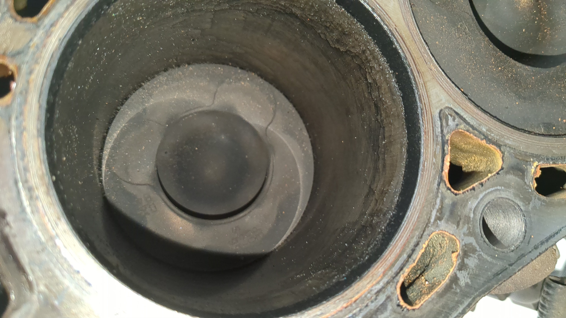 Блок двигателя