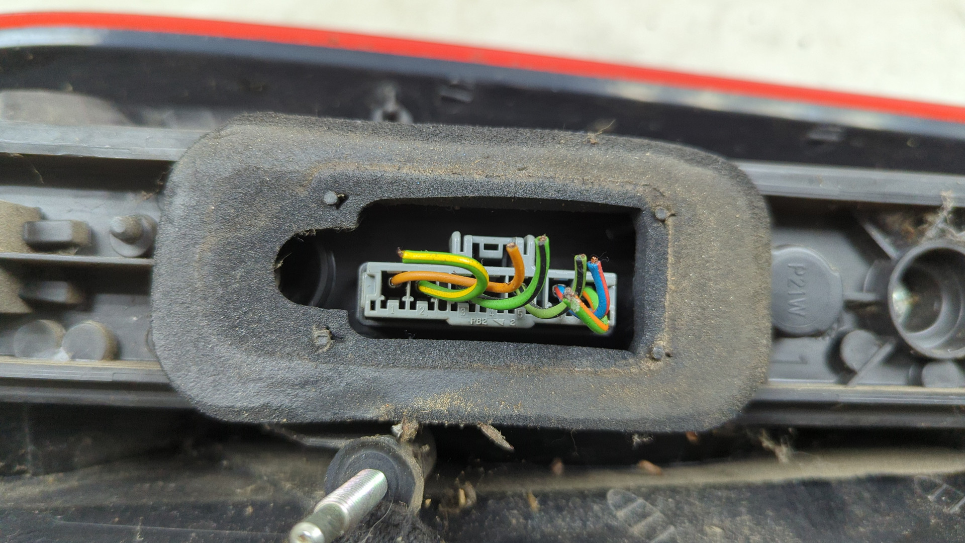 Фонарь задний правый