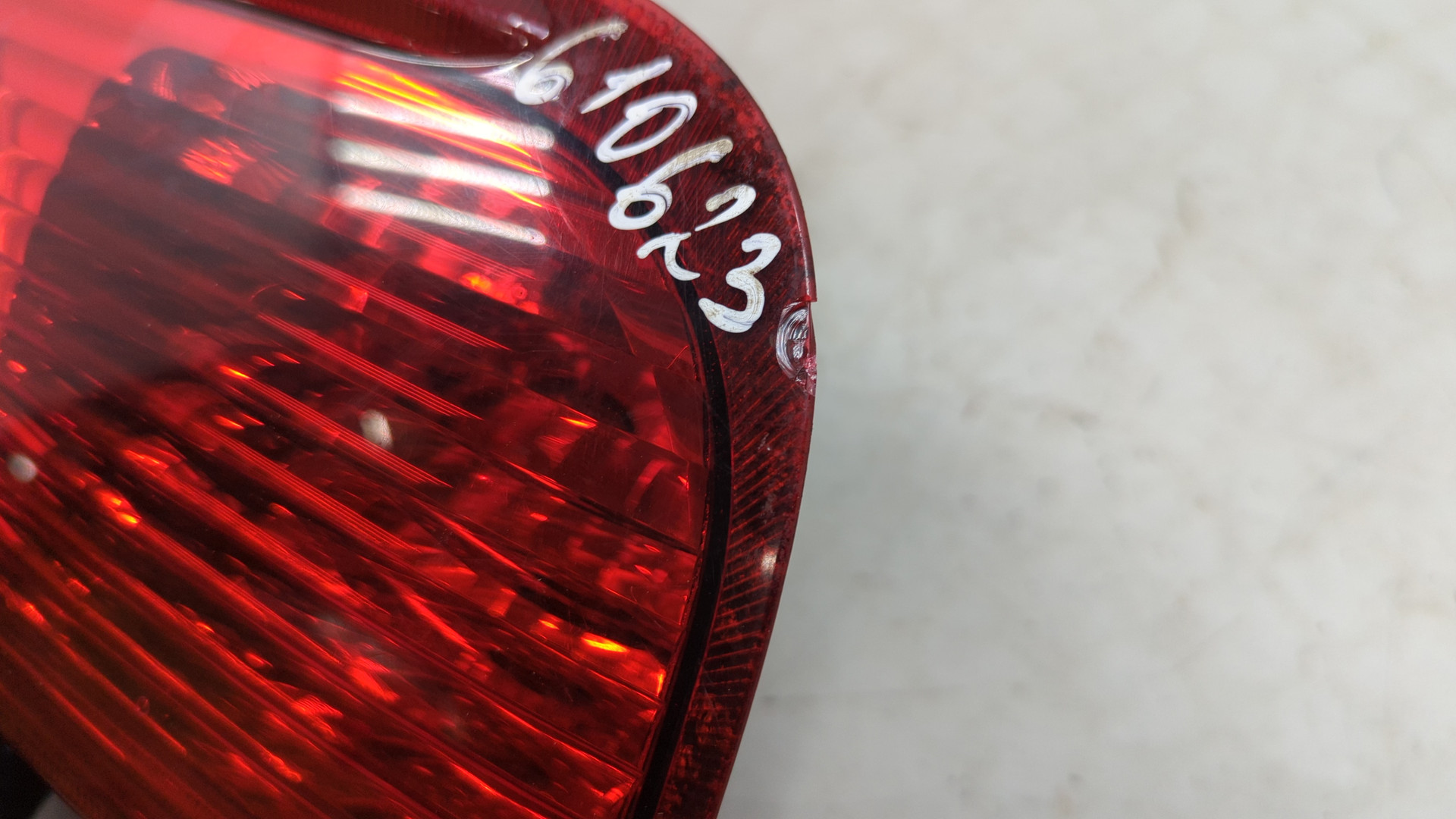 Фонарь задний правый