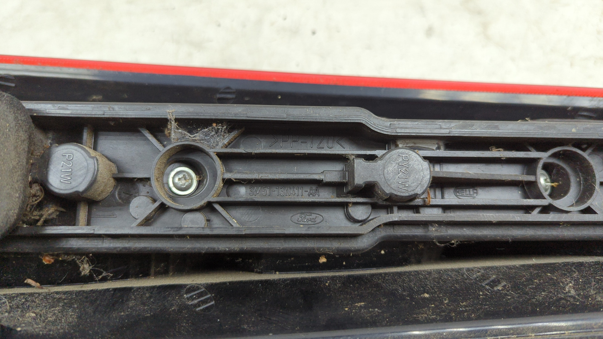 Фонарь задний правый