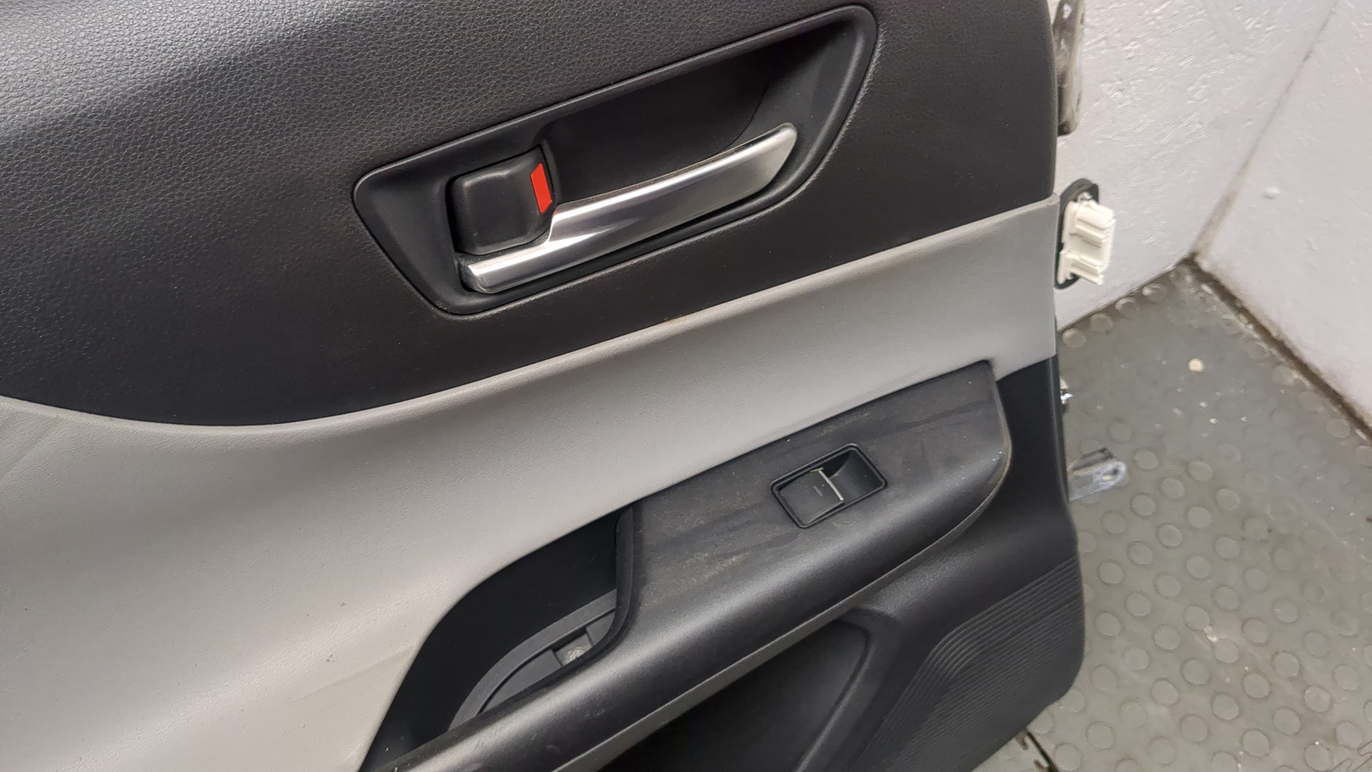 Дверь задняя левая