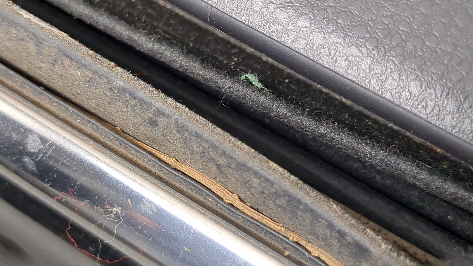 Дверь задняя левая