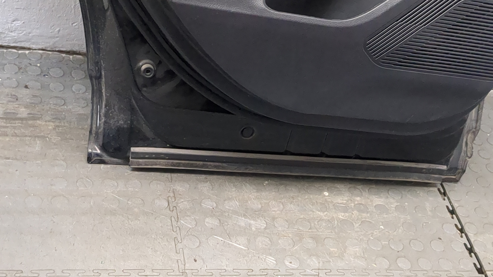 Дверь задняя левая