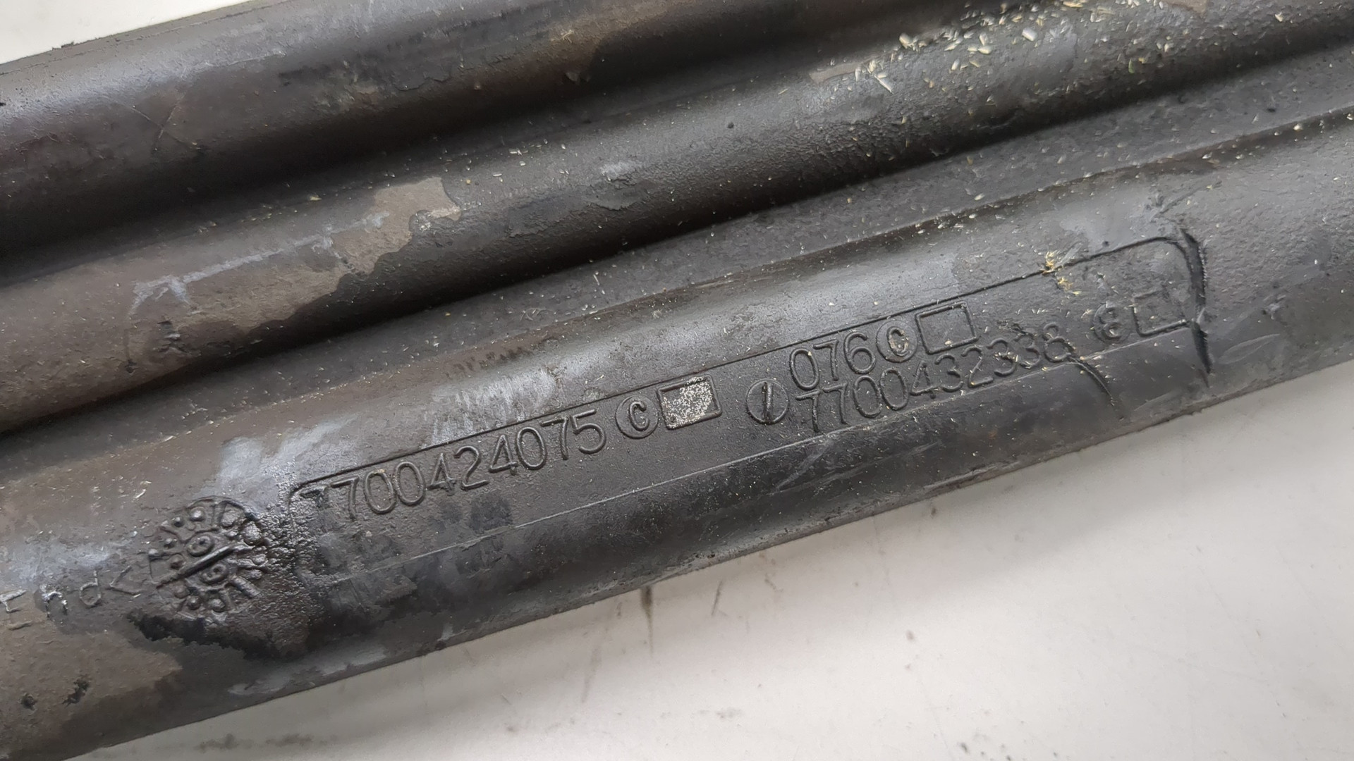 Горловина топливного бака