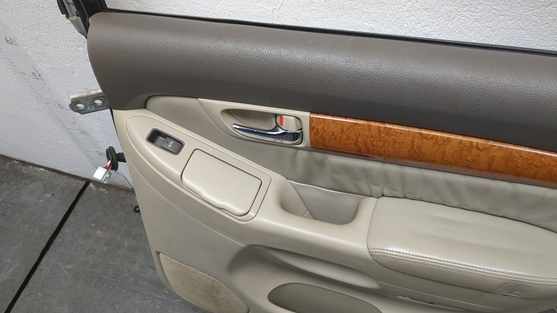 Дверь задняя правая