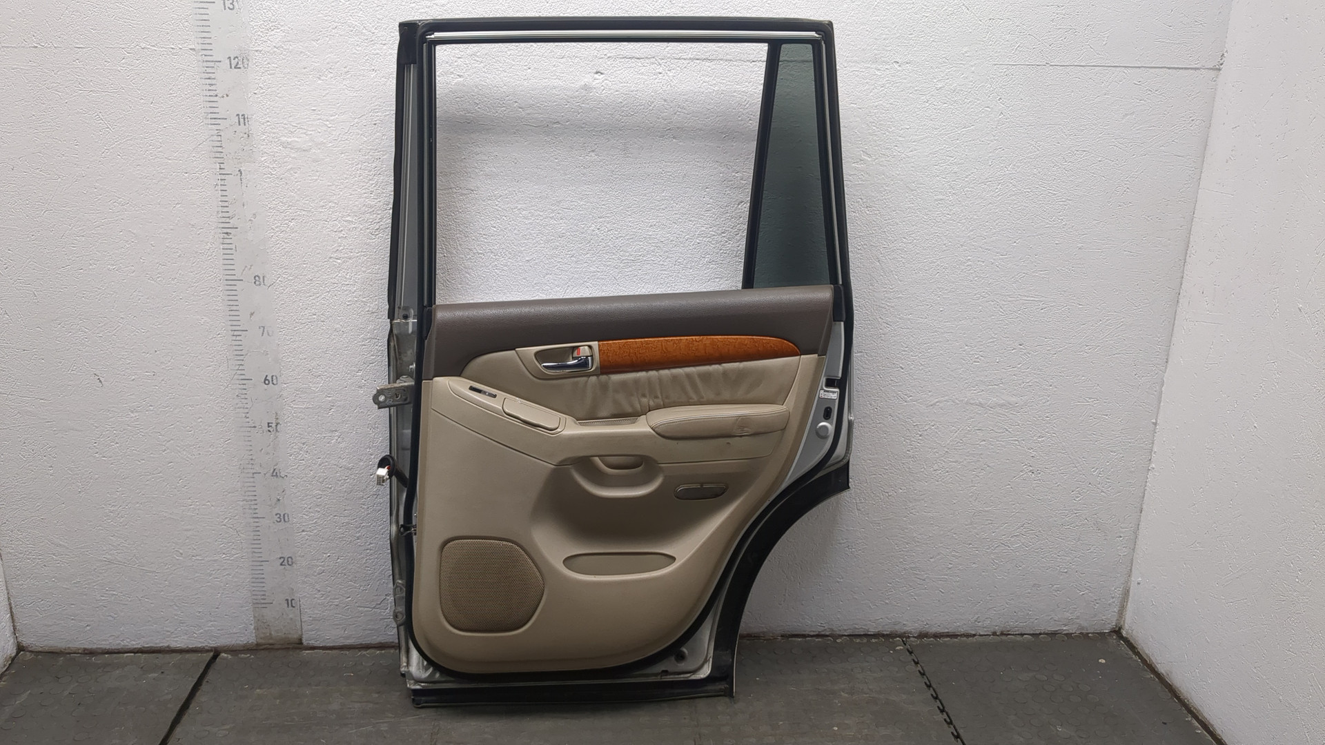 Дверь задняя правая