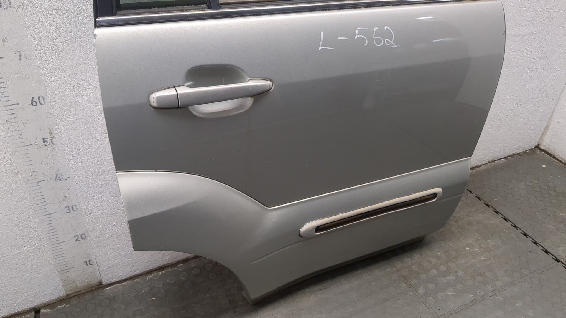 Дверь задняя правая