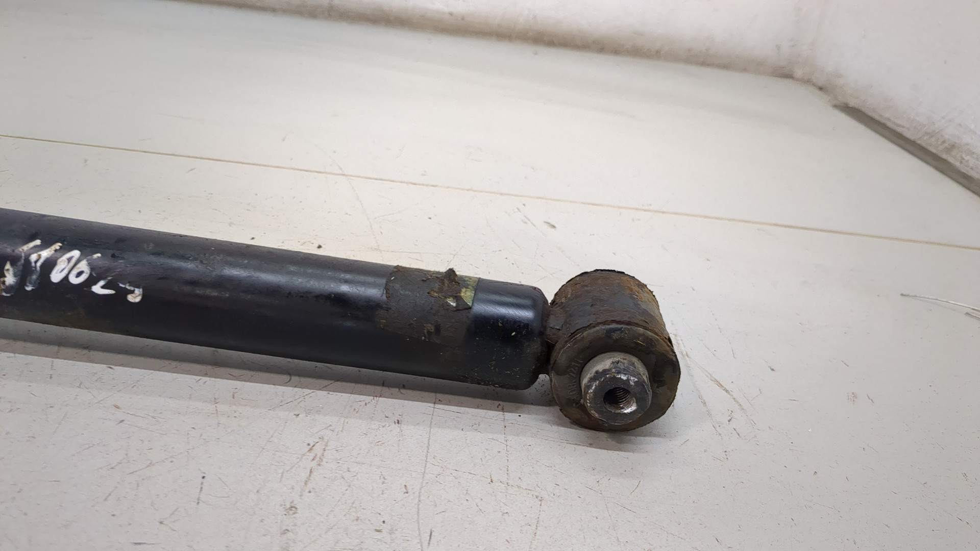 Амортизатор задний (стойка)