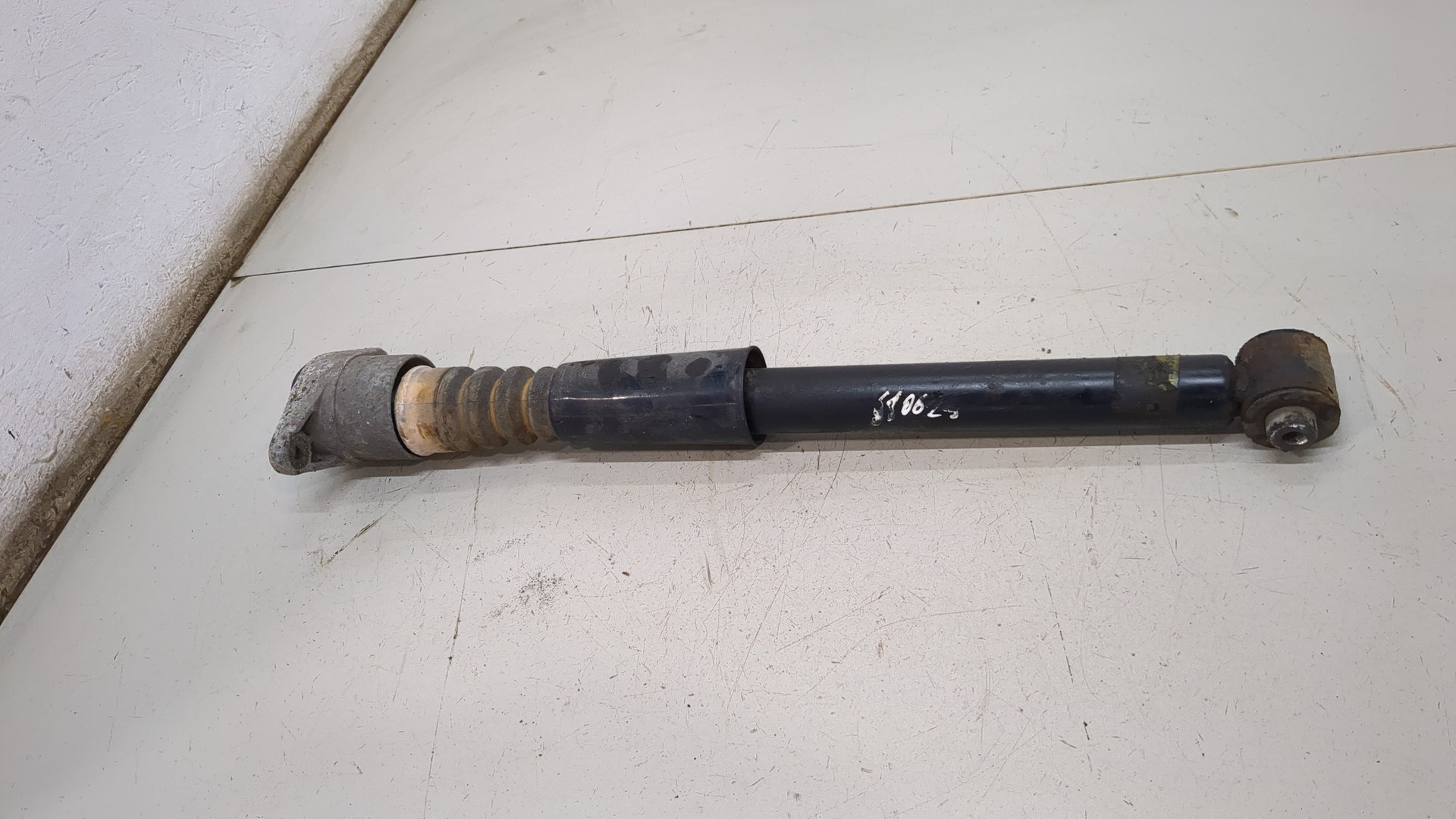 Амортизатор задний (стойка)