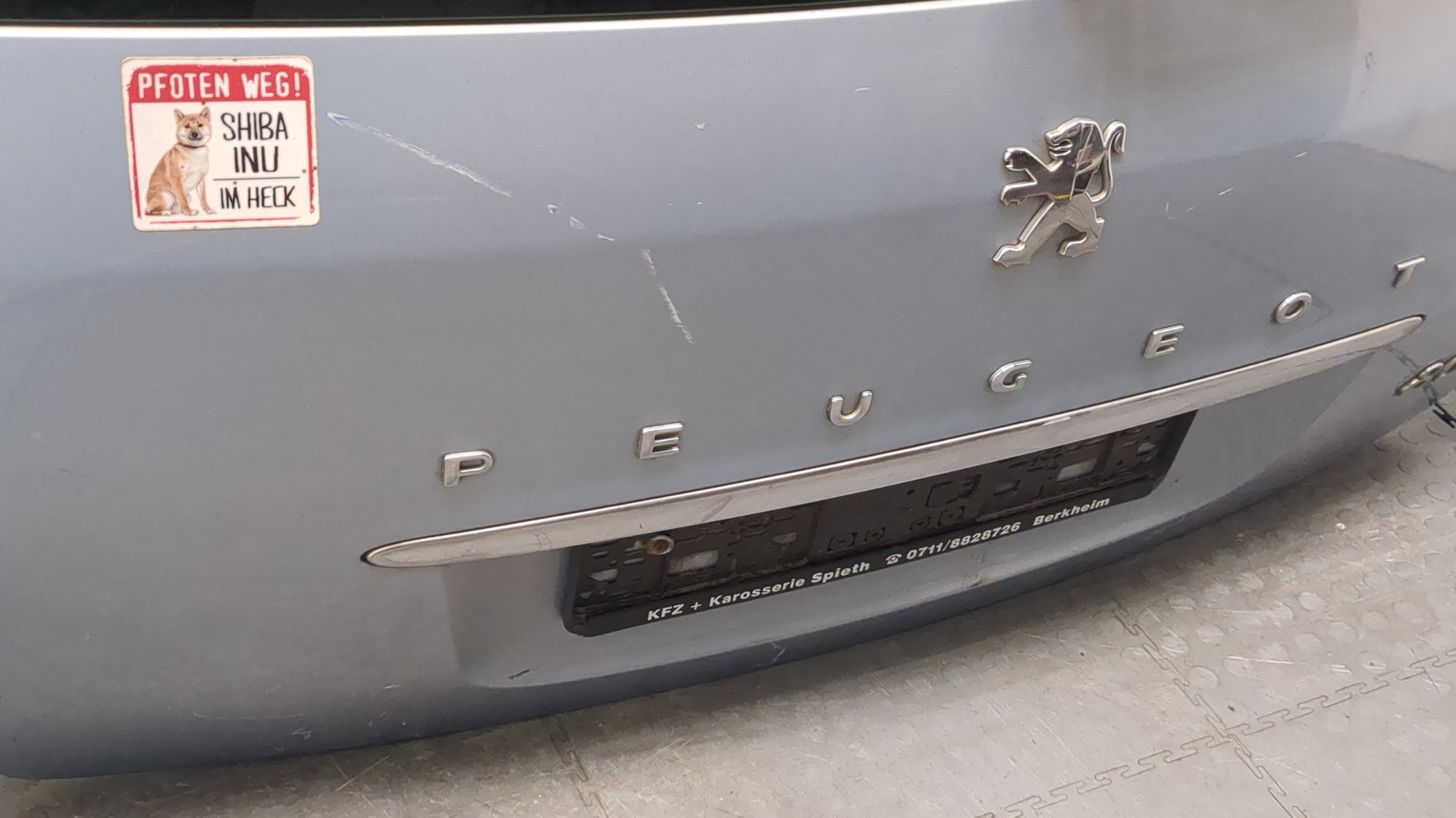 Дверь багажника