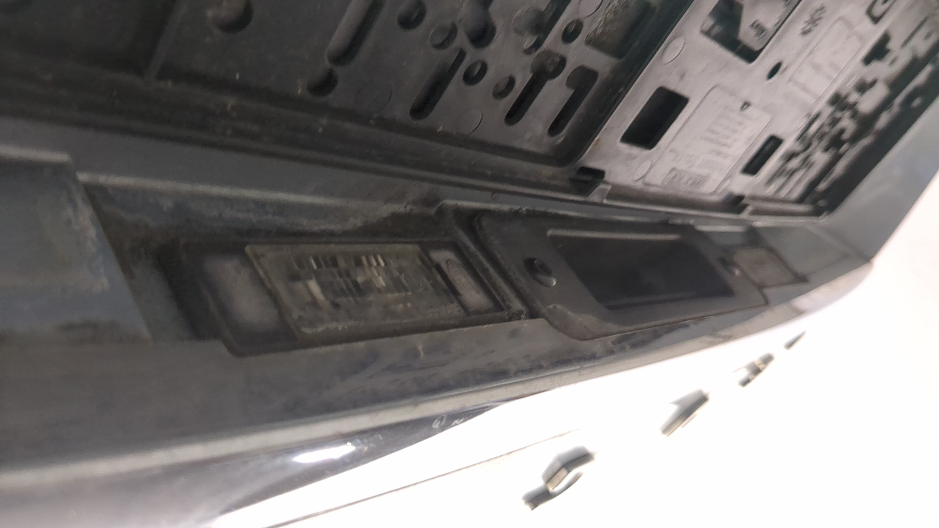 Дверь багажника