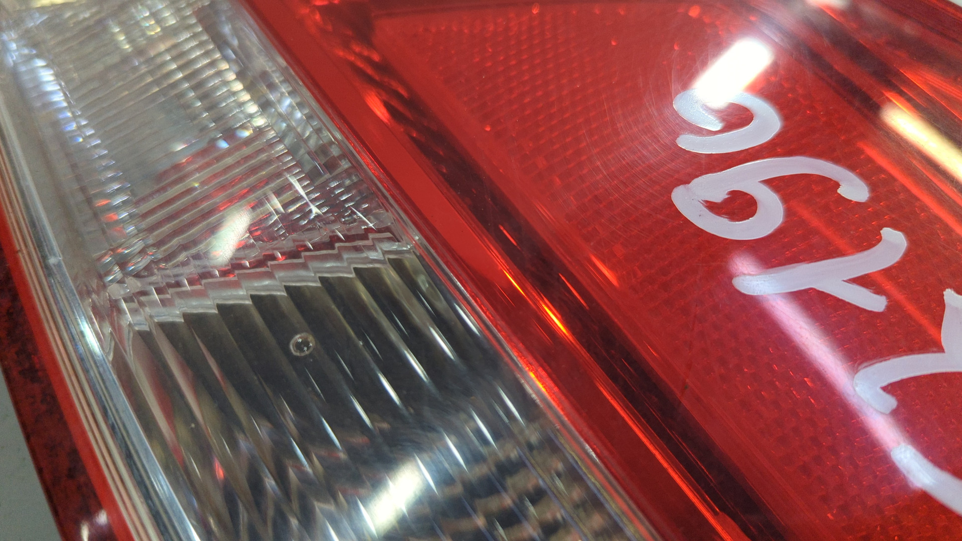 Фонарь задний правый