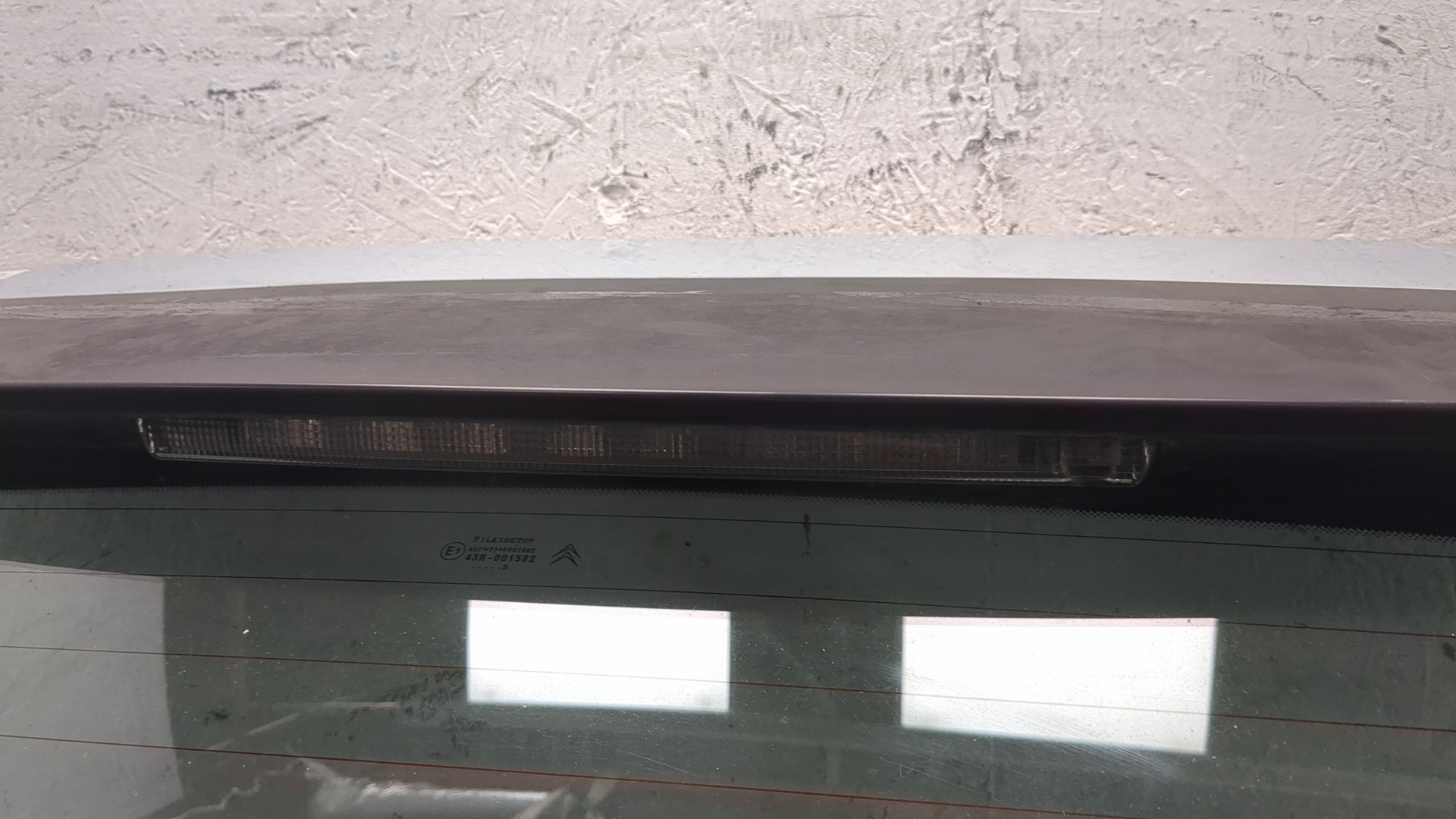 Дверь багажника