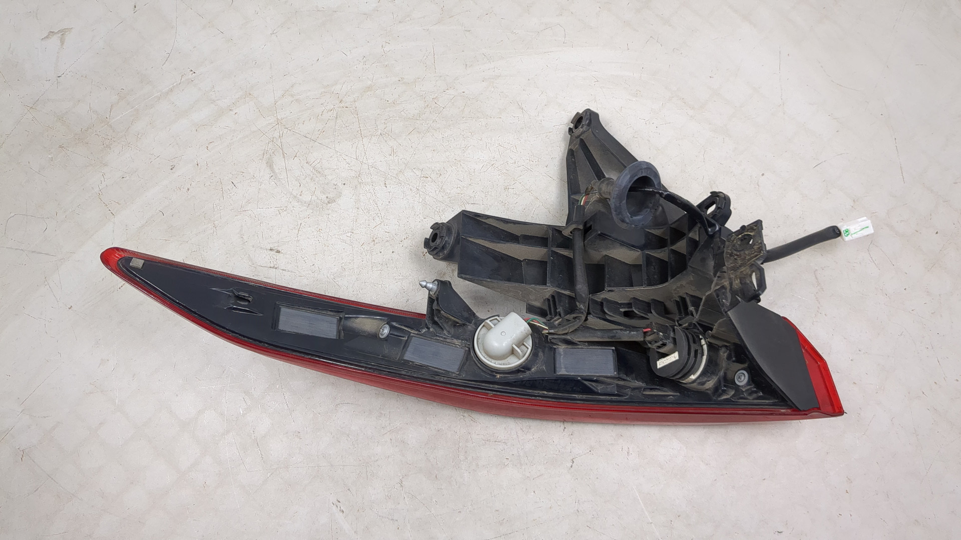 Фонарь задний левый