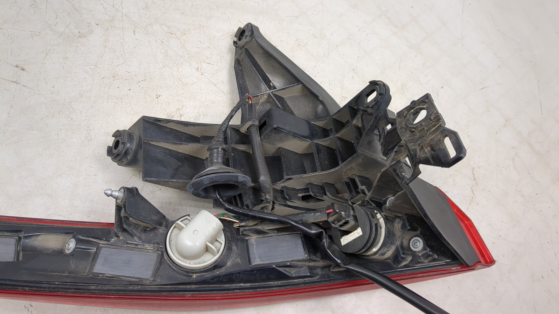 Фонарь задний левый