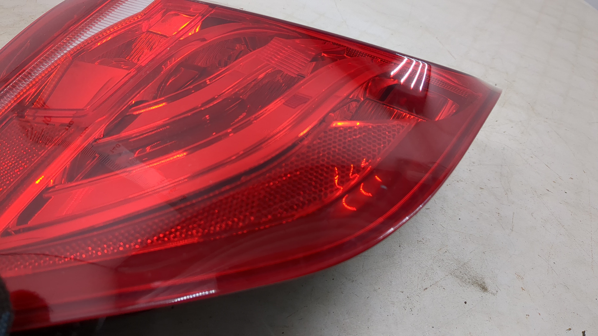 Фонарь задний левый