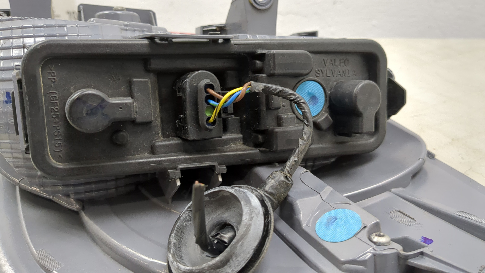 Фонарь задний левый