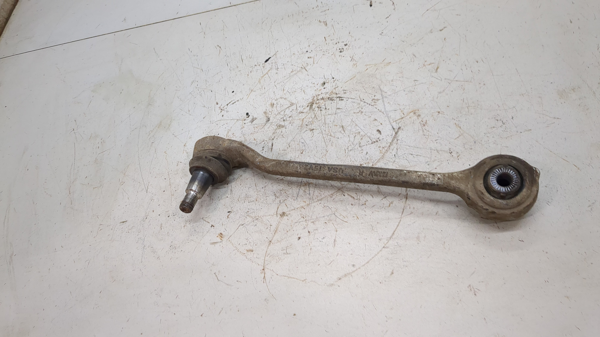 Рычаг передний правый