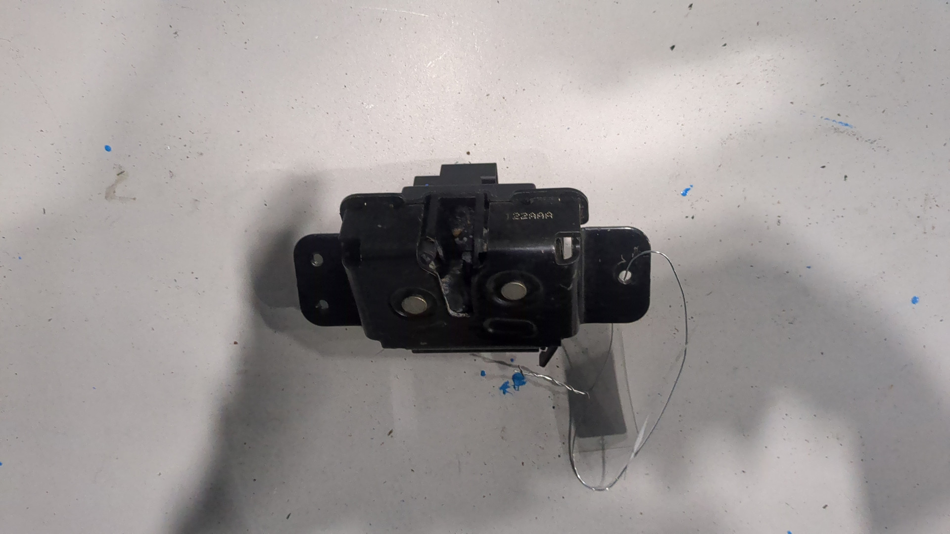 Замок багажника