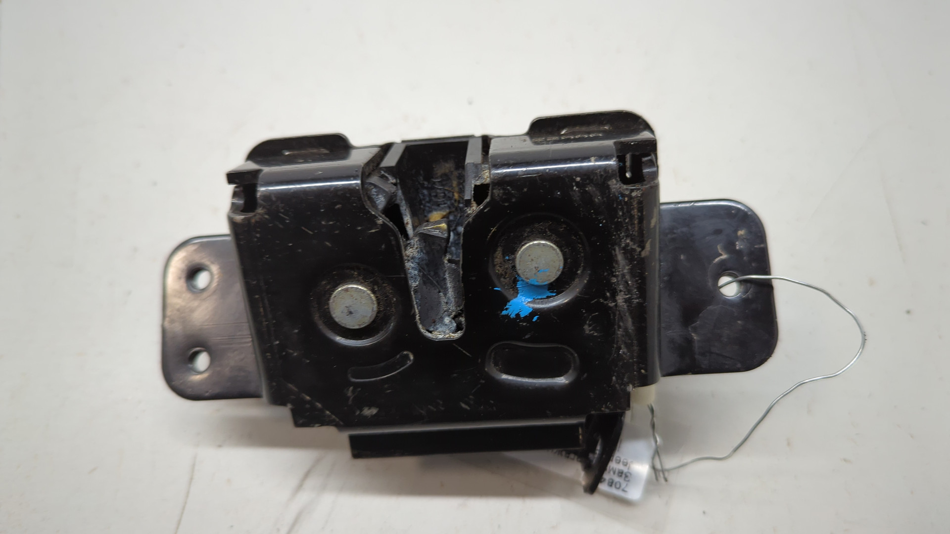 Замок багажника