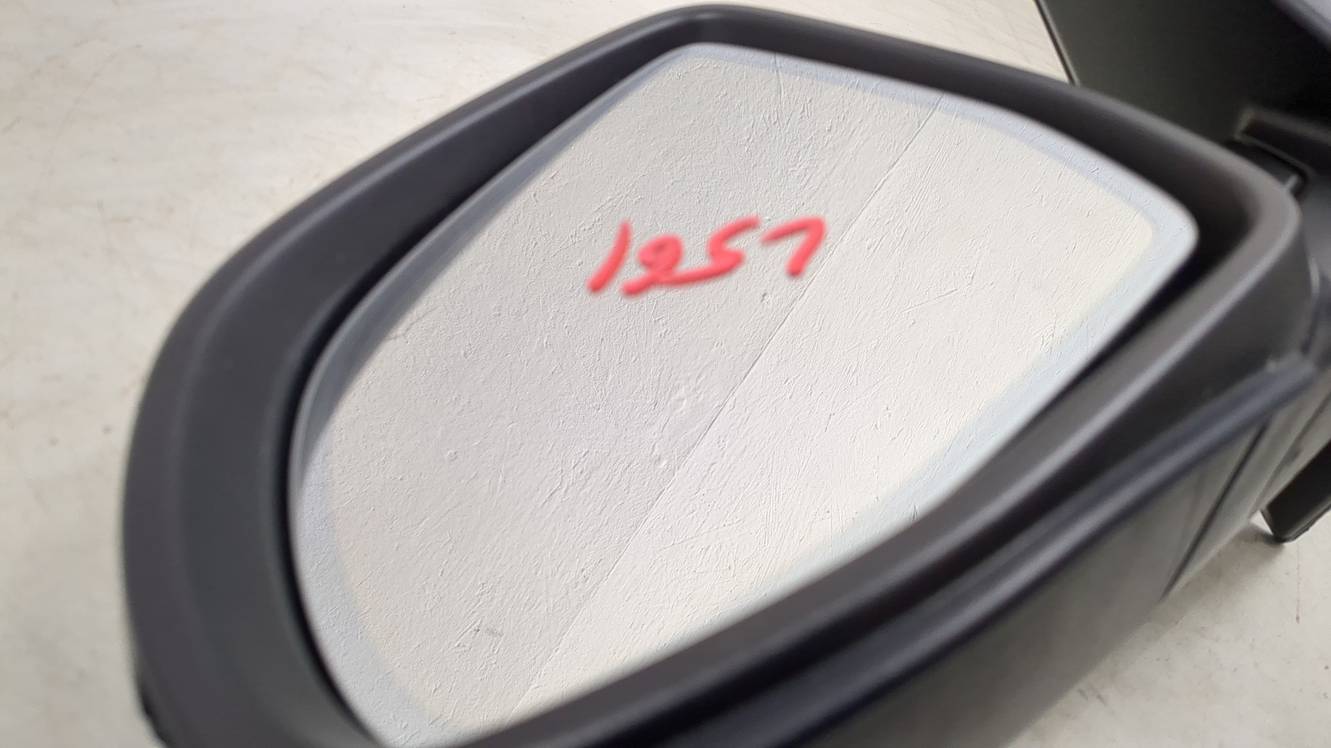 Зеркало левое электрическое