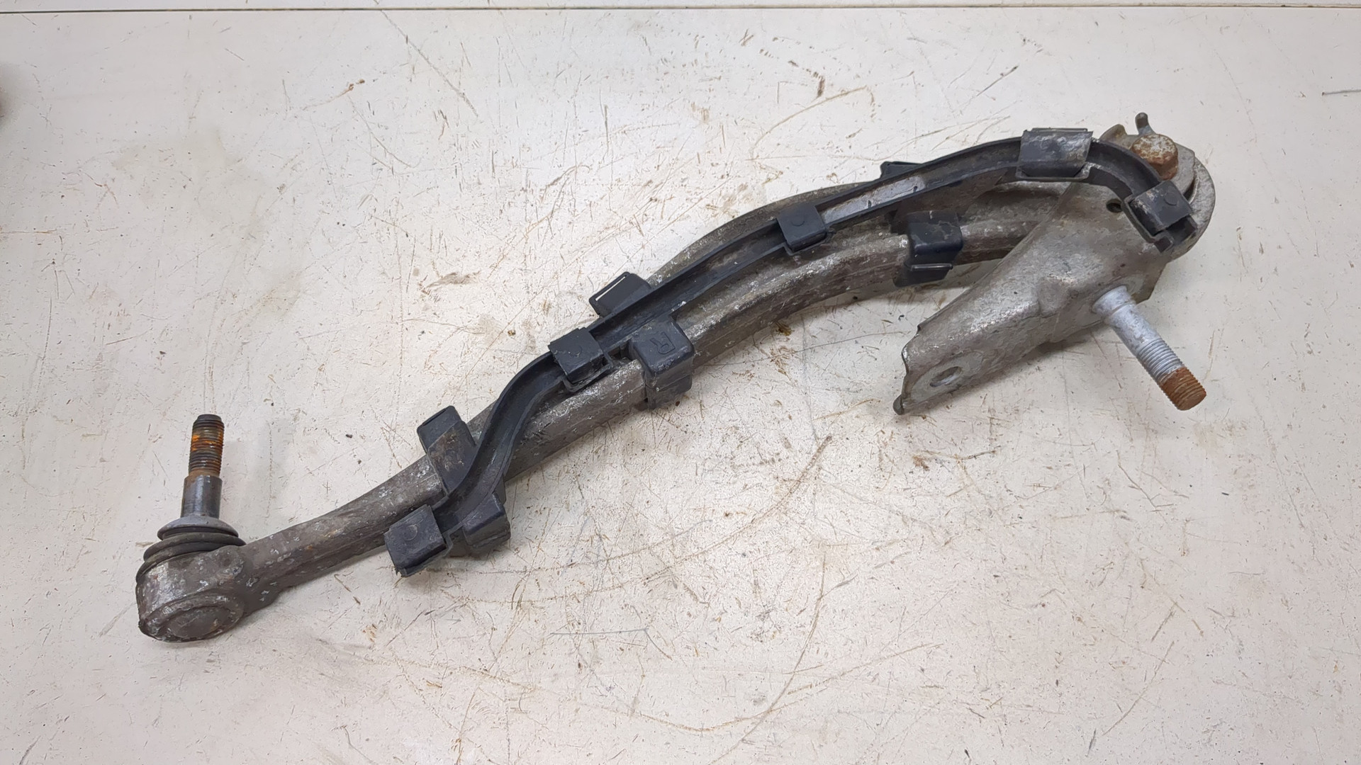 Рычаг задний правый