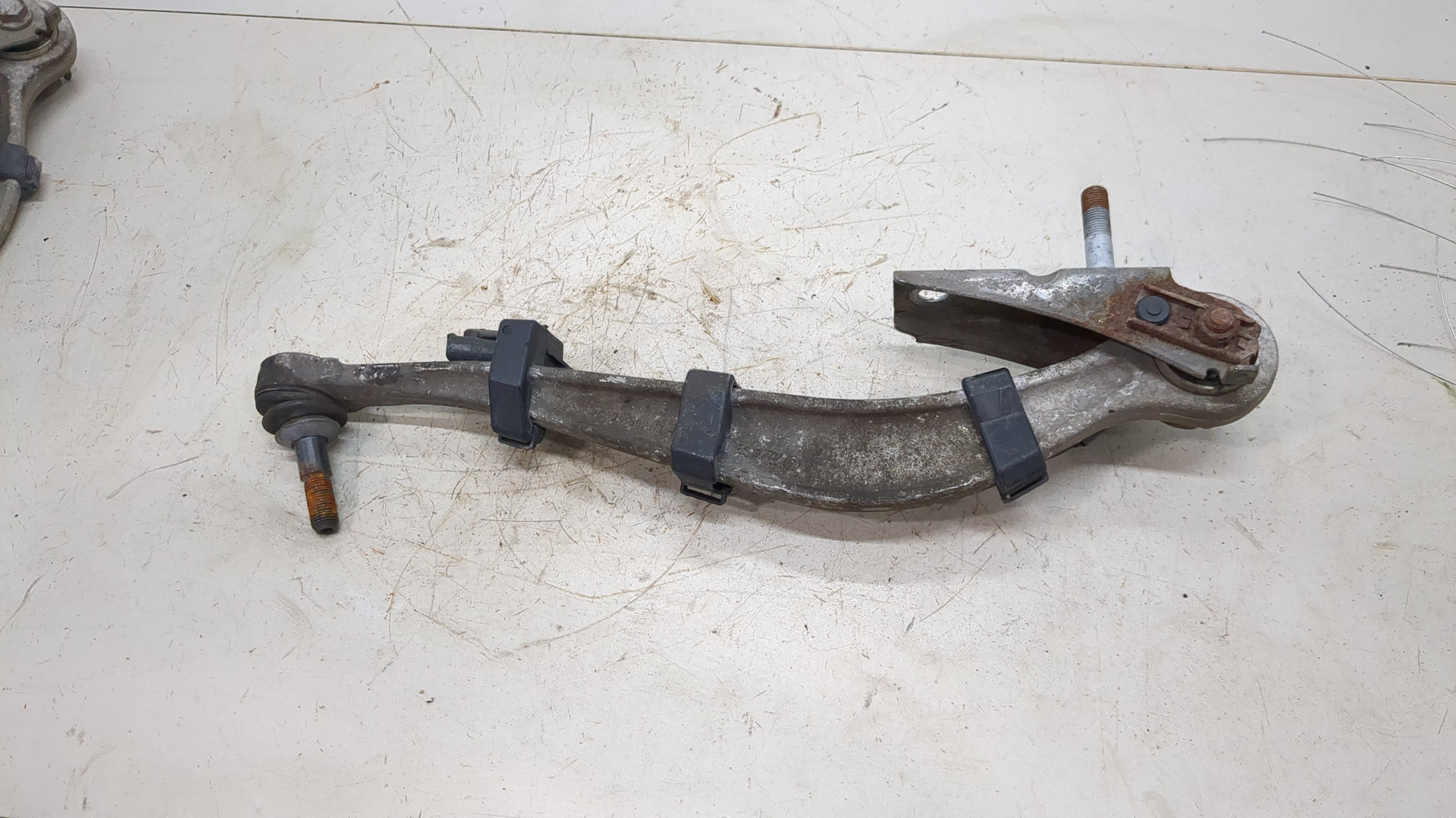 Рычаг задний правый