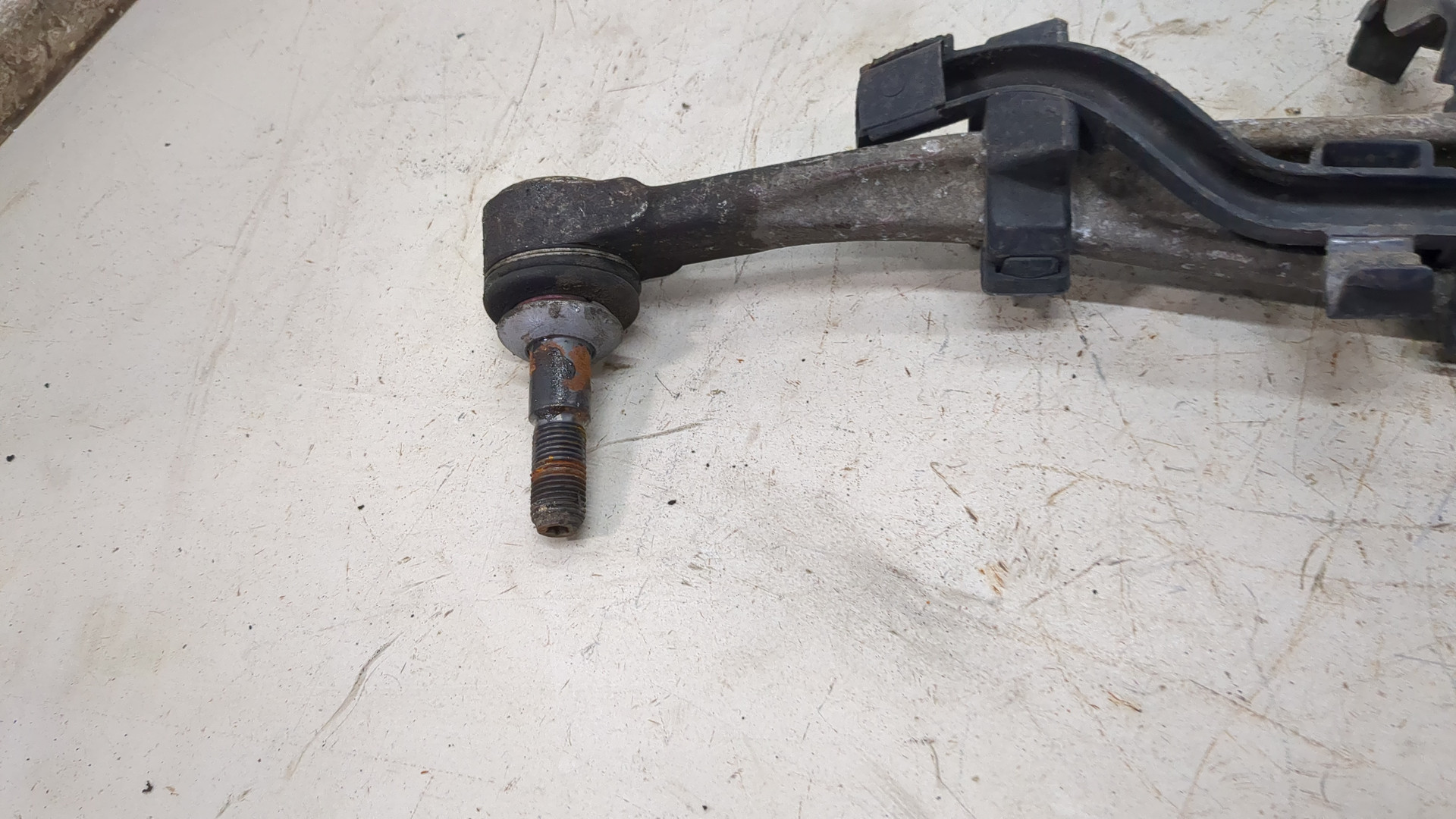 Рычаг задний левый