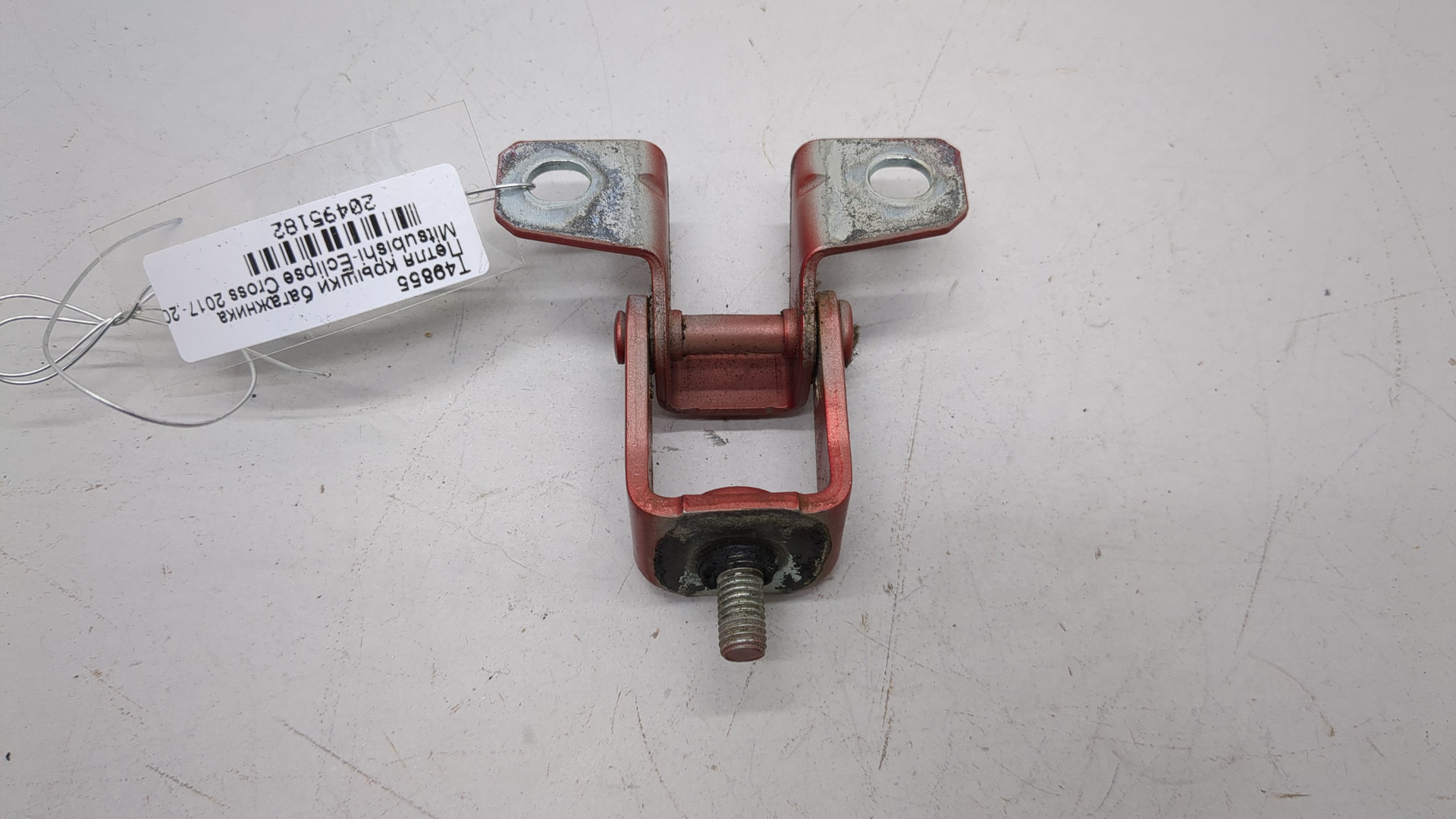 Петля крышки багажника