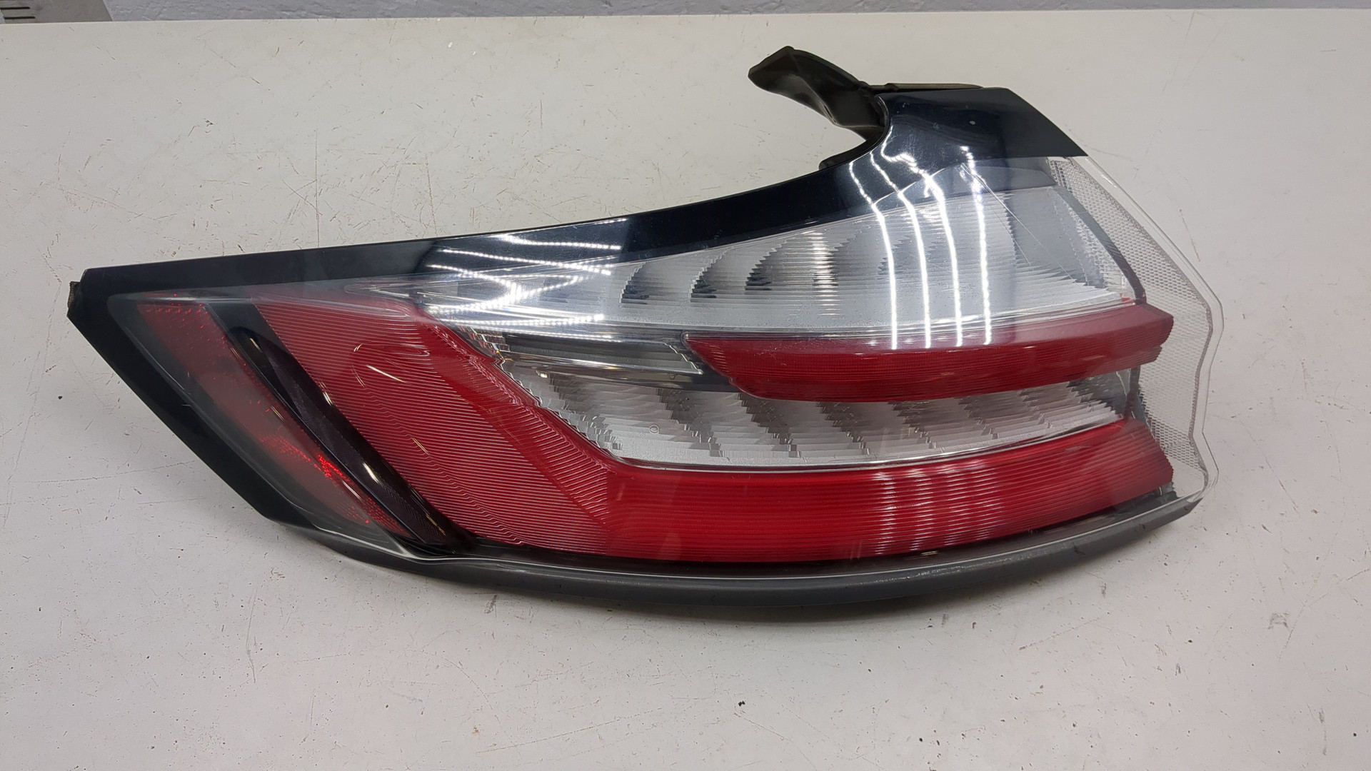 Фонарь задний левый