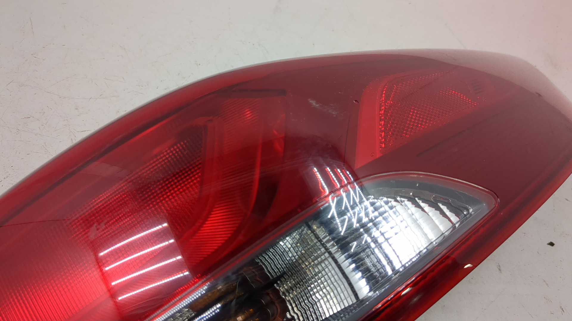 Фонарь задний правый