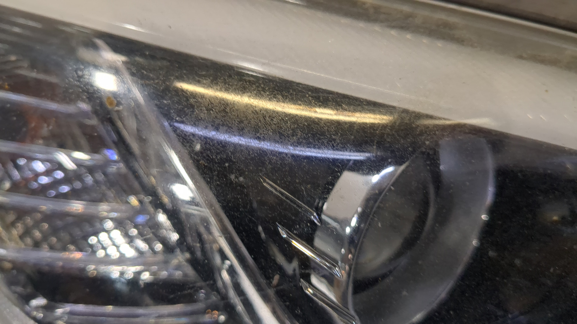 Фара правая