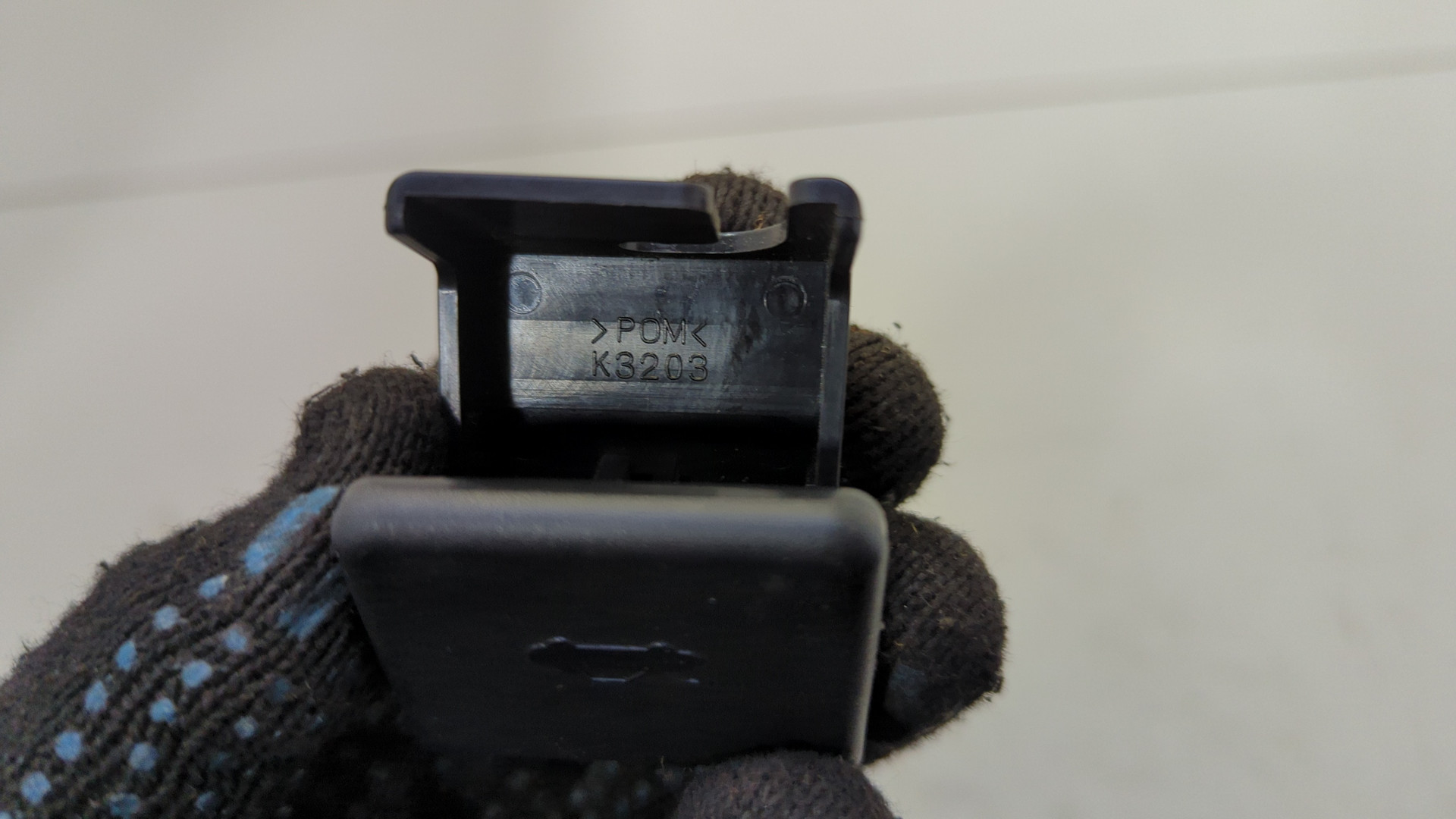 Ручка открывания капота