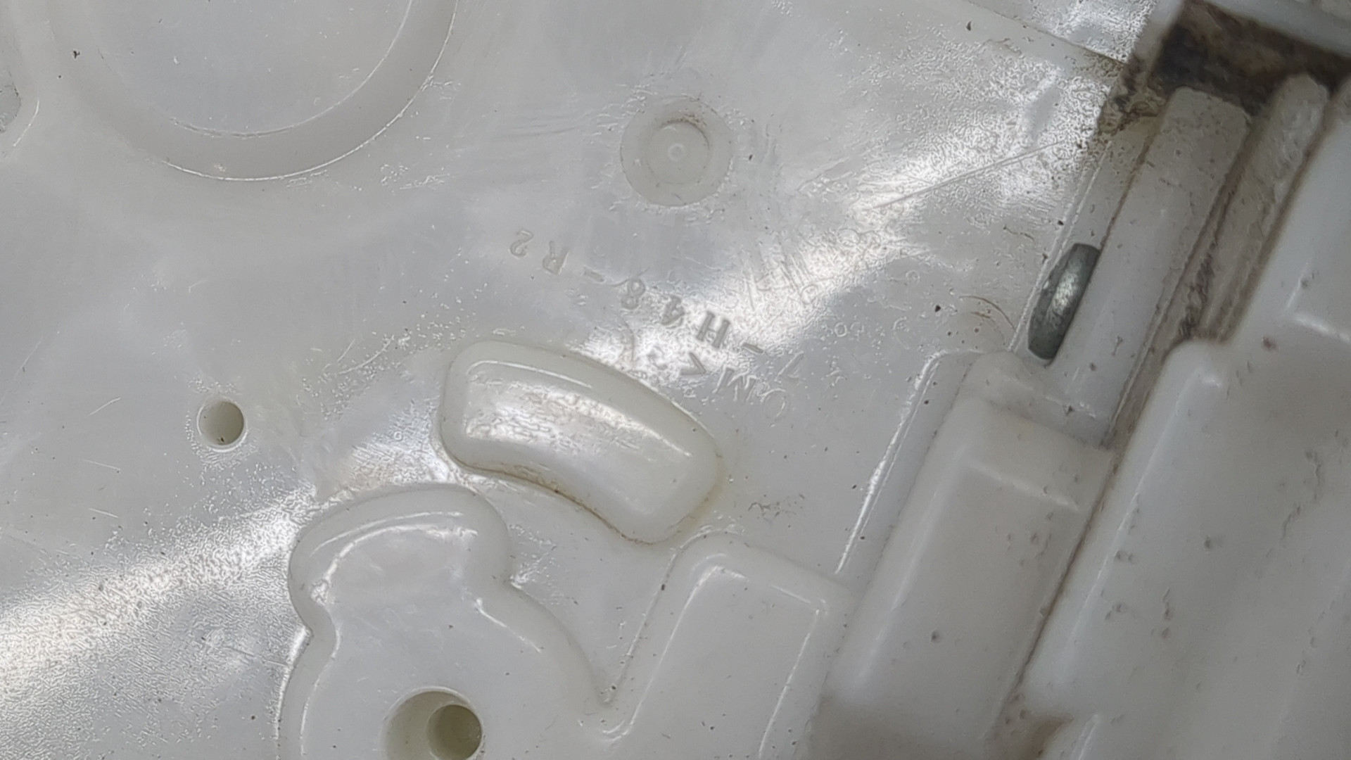 Замок двери передней правой