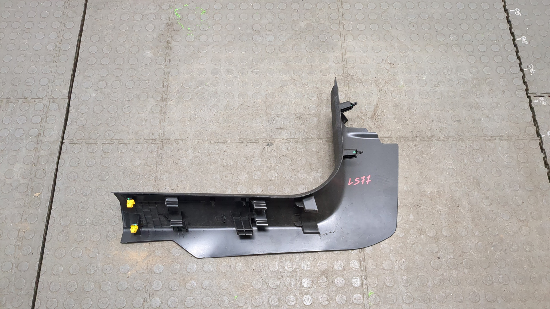 Обшивка стойки