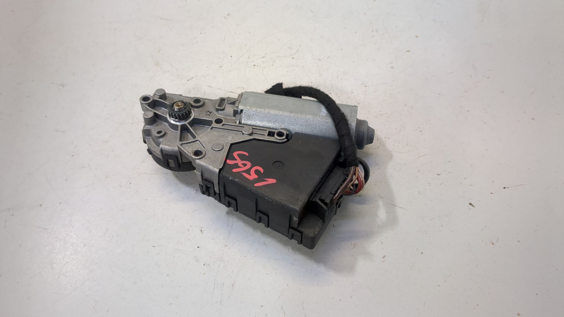 Моторчик люка